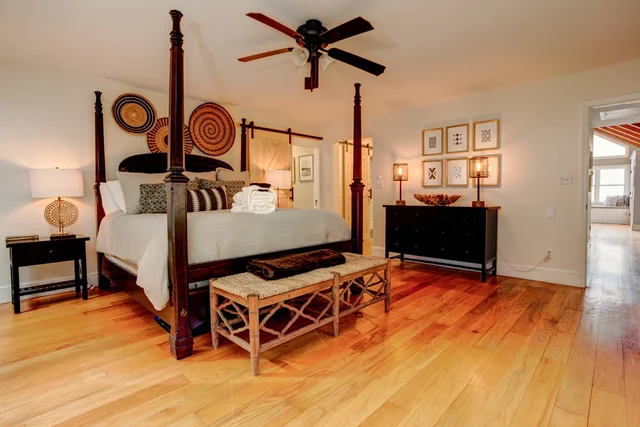 Bedroom 1 image 1