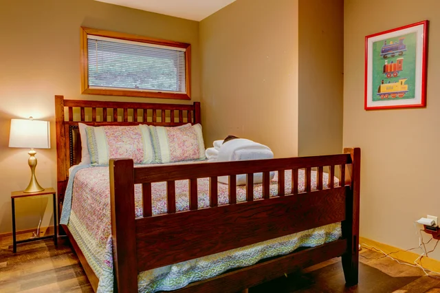 Bedroom 4 image 1