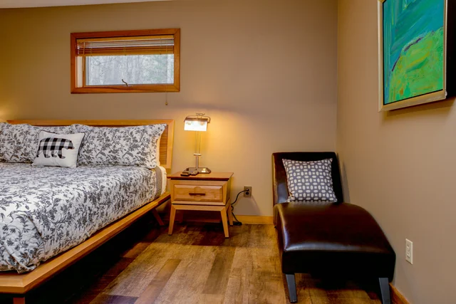 Bedroom 3 image 1