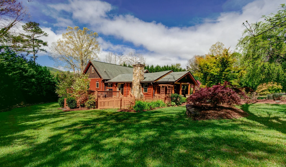 Home in Mills River property photo 2