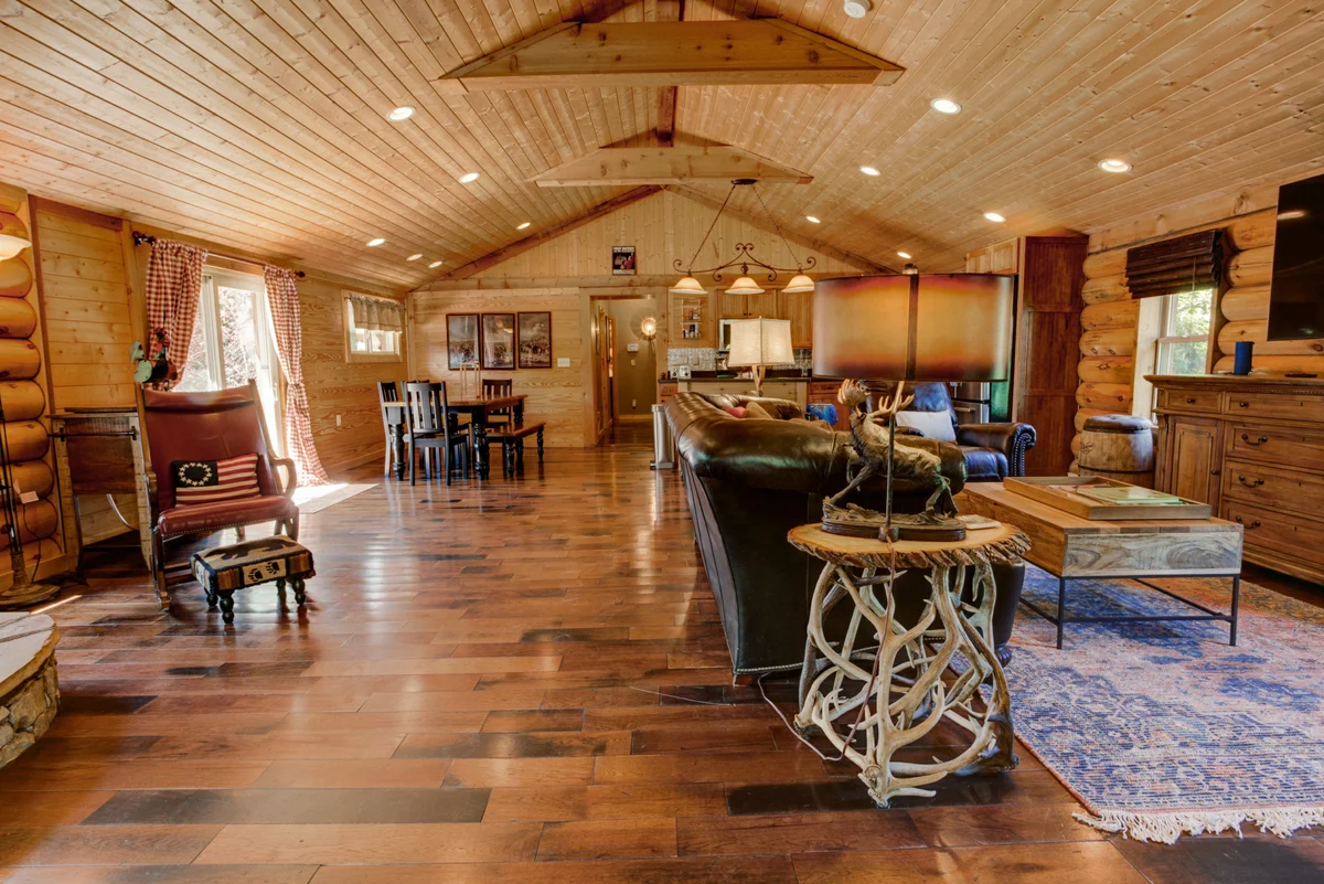Home in Mills River property photo 3