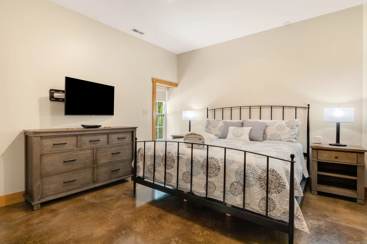 Bedroom 1 image 1
