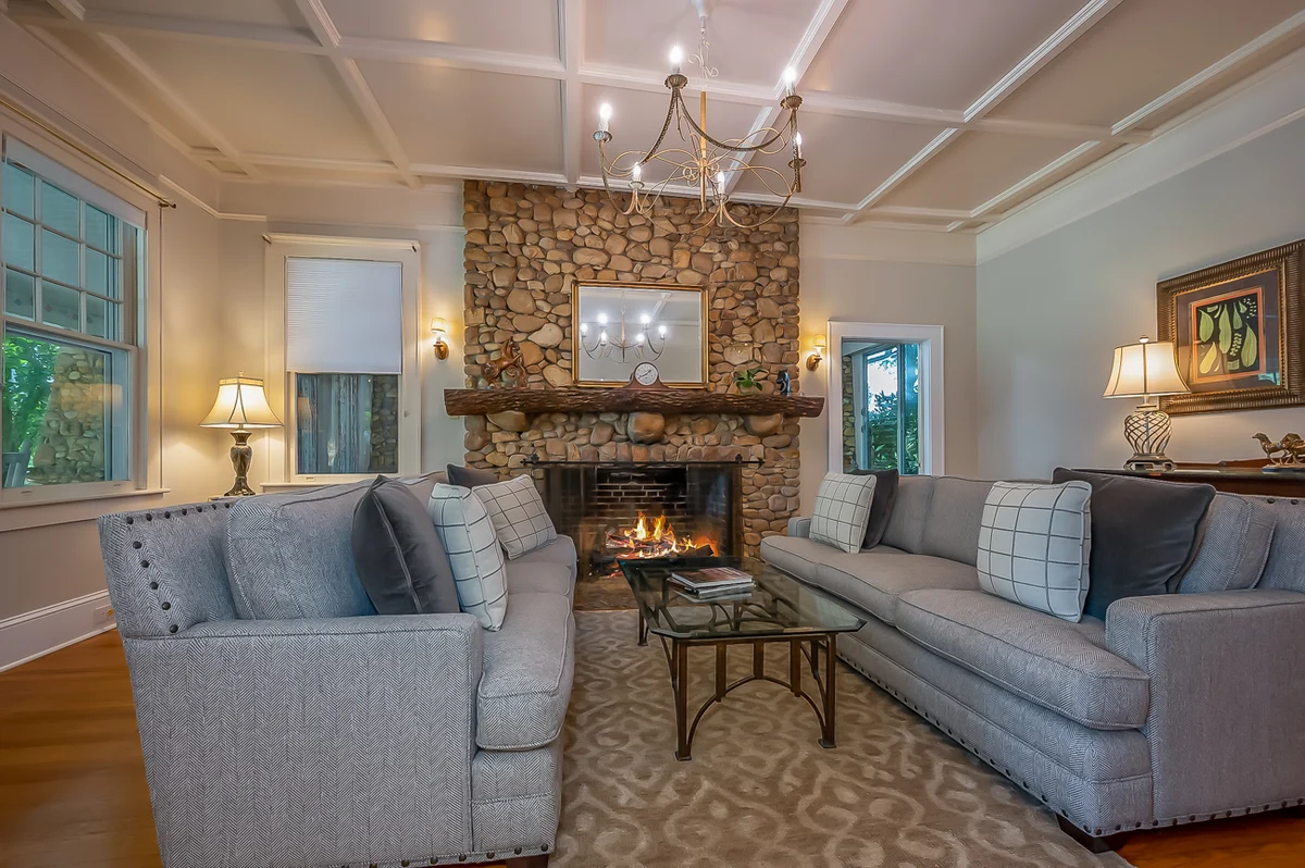 Home in Hendersonville property photo 5