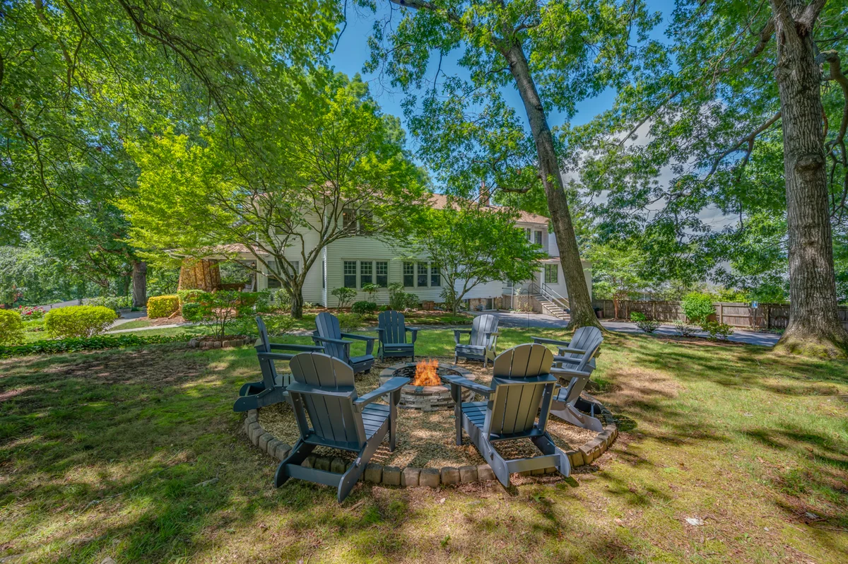 Home in Hendersonville property photo 3