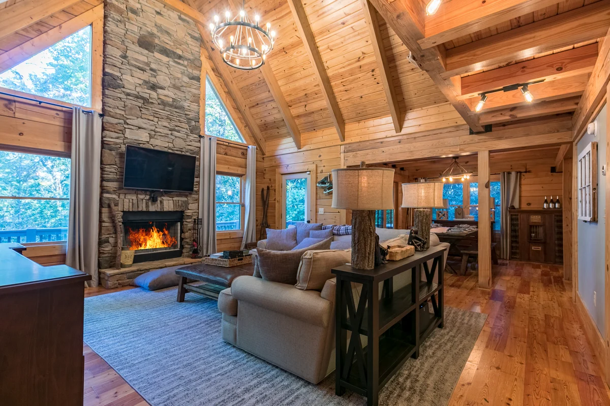 Whispering Pines property photo 2