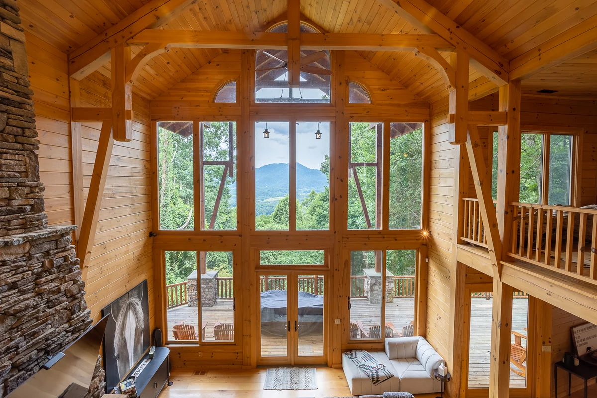 Home in Waynesville property photo 3