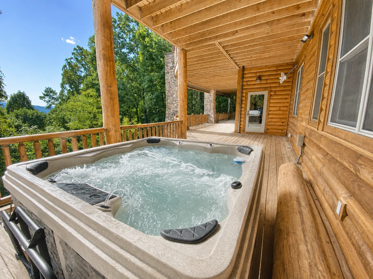 Home in Waynesville property photo 2