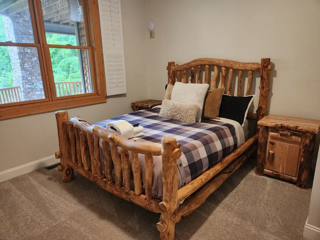 Bedroom 1 image 1