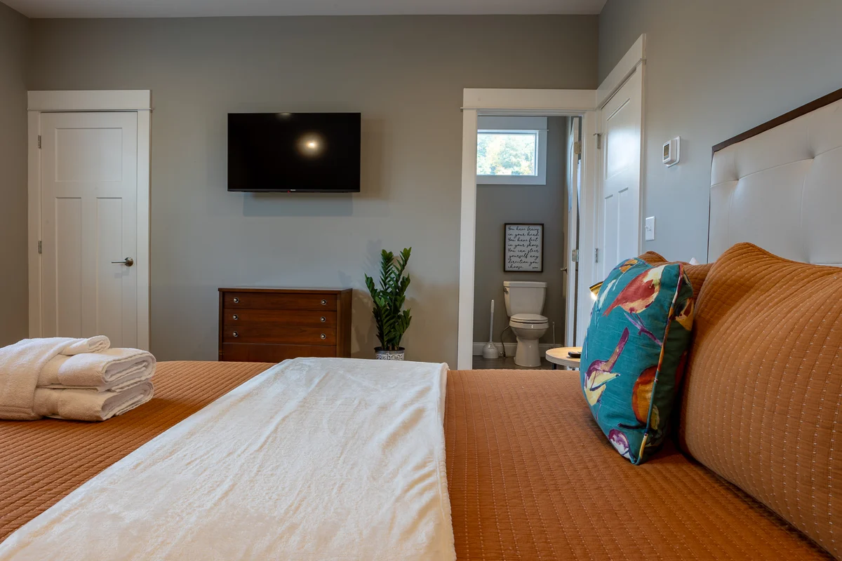 Bedroom 3 image 1