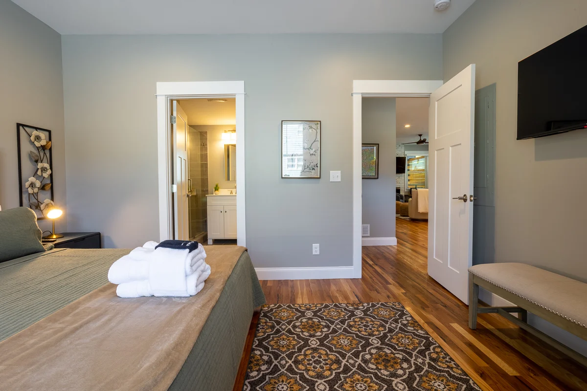 Bedroom 3 image 1