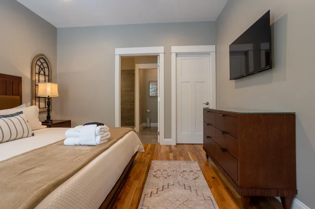 Bedroom 1 image 1