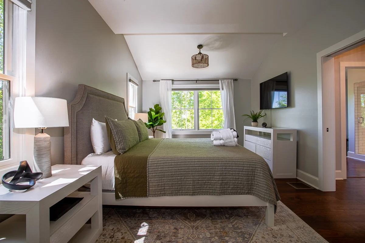 Bedroom 1 image 1