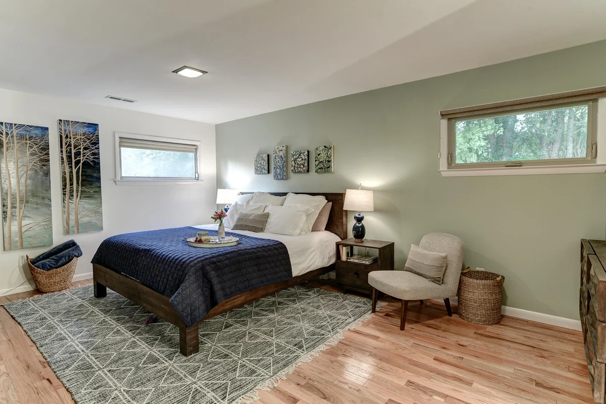 Bedroom 1 image 1