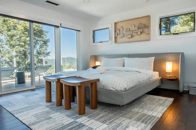 Bedroom 1 image 1