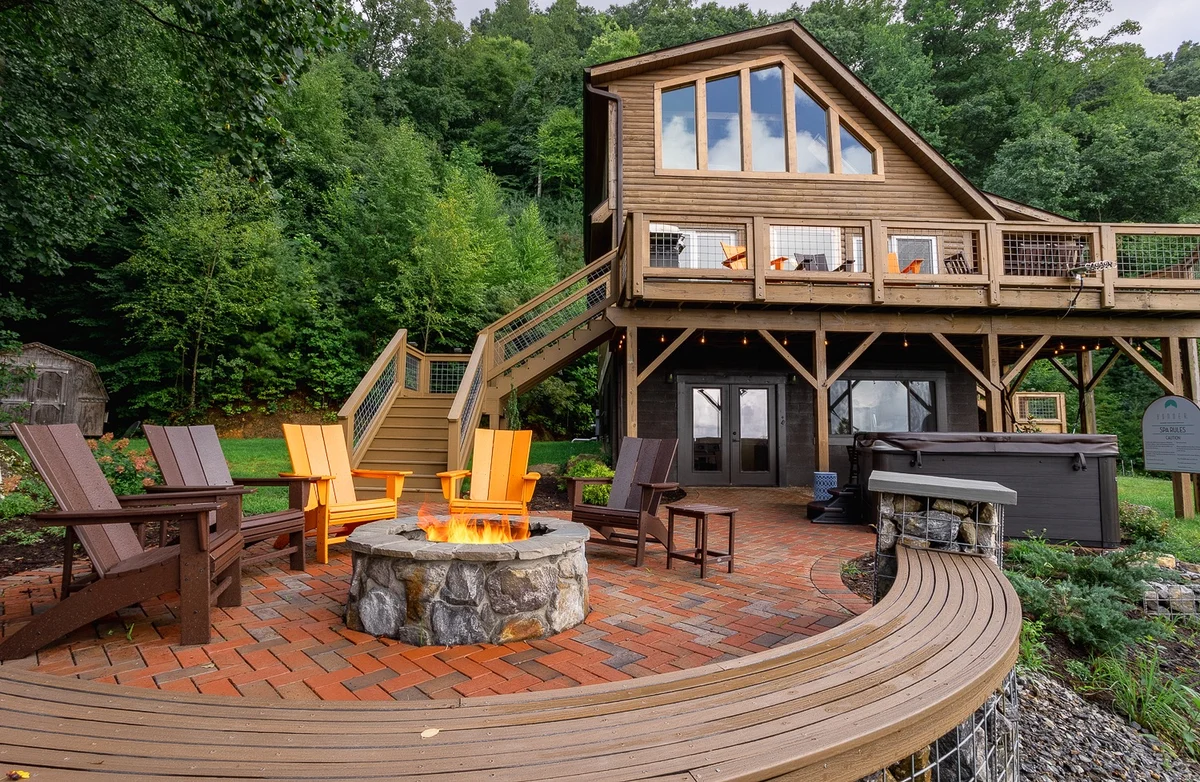 Home in Weaverville property photo 2
