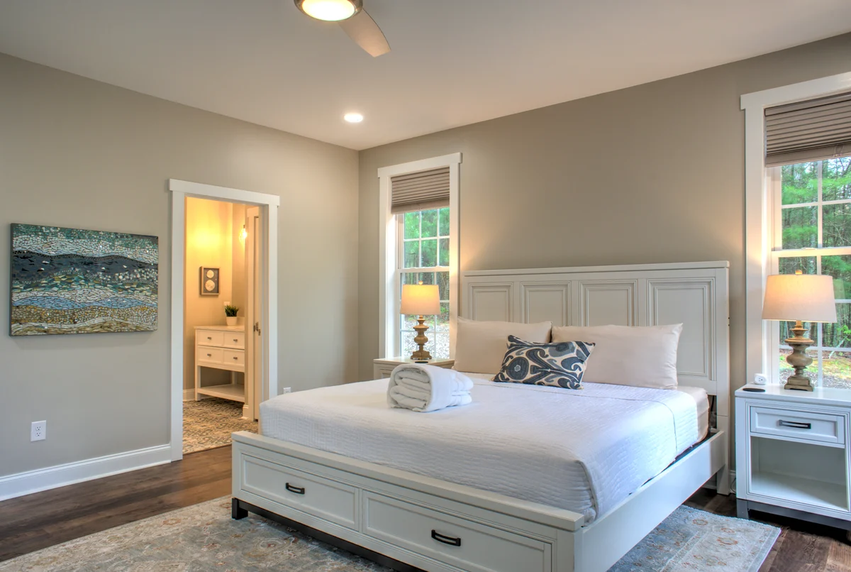 Bedroom 5 image 1