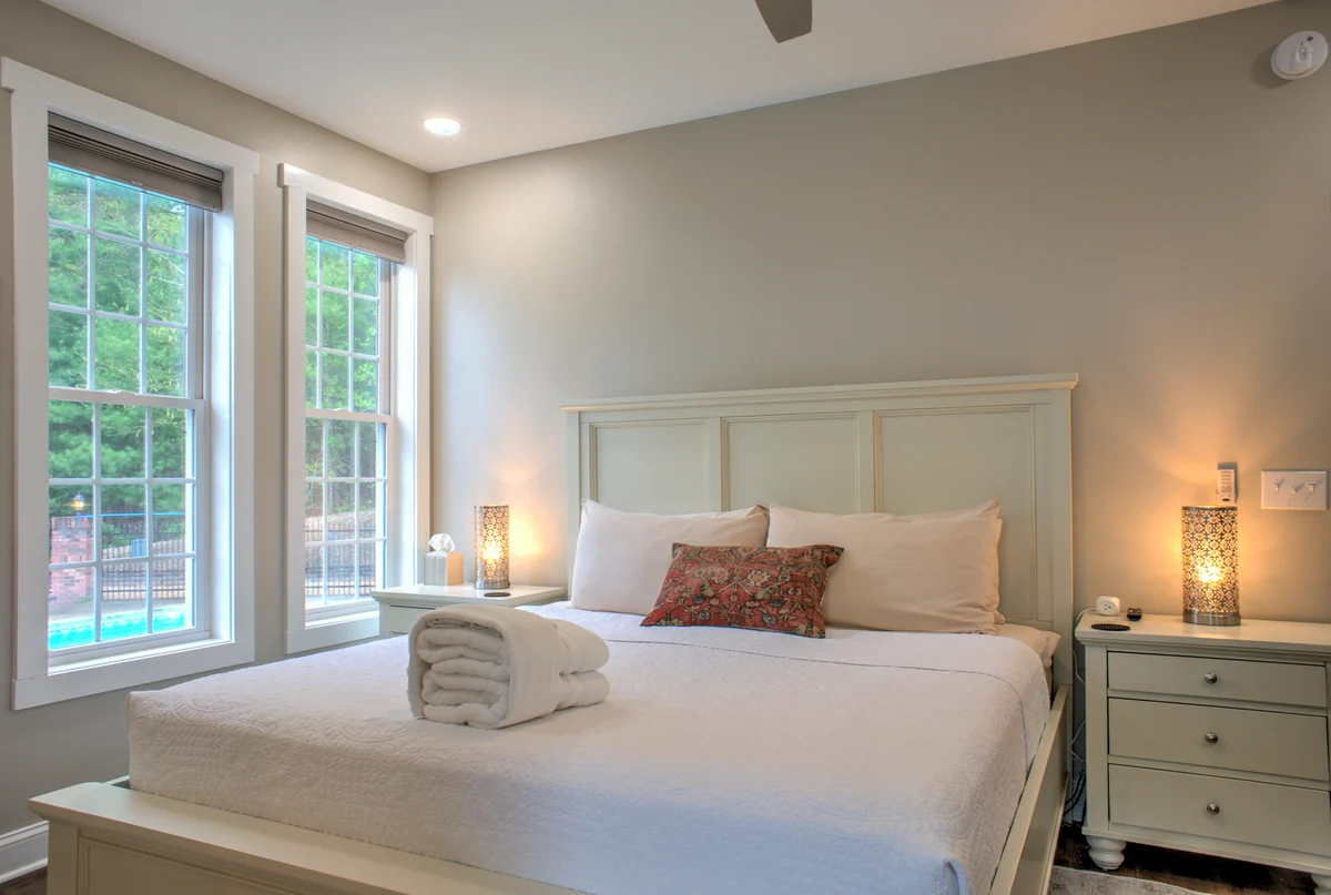 Bedroom 2 image 1