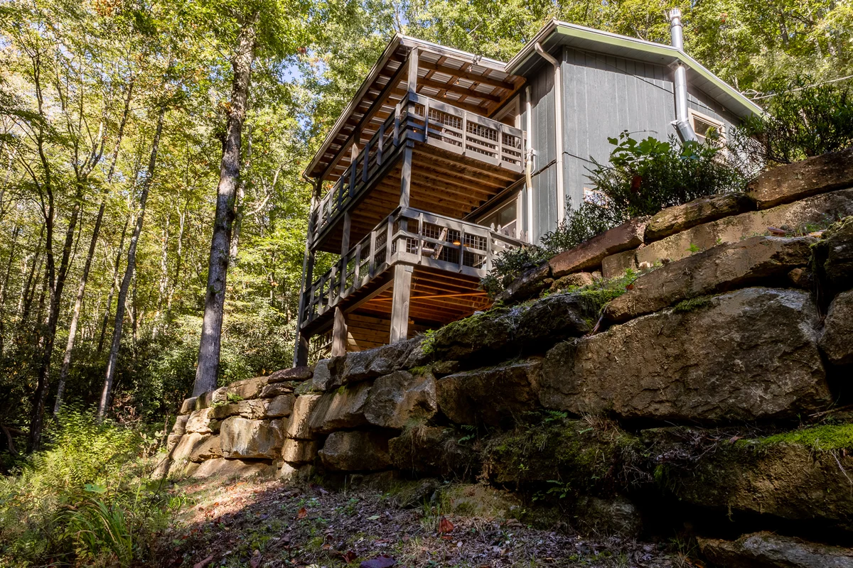 Property in Lake Toxaway property photo 5