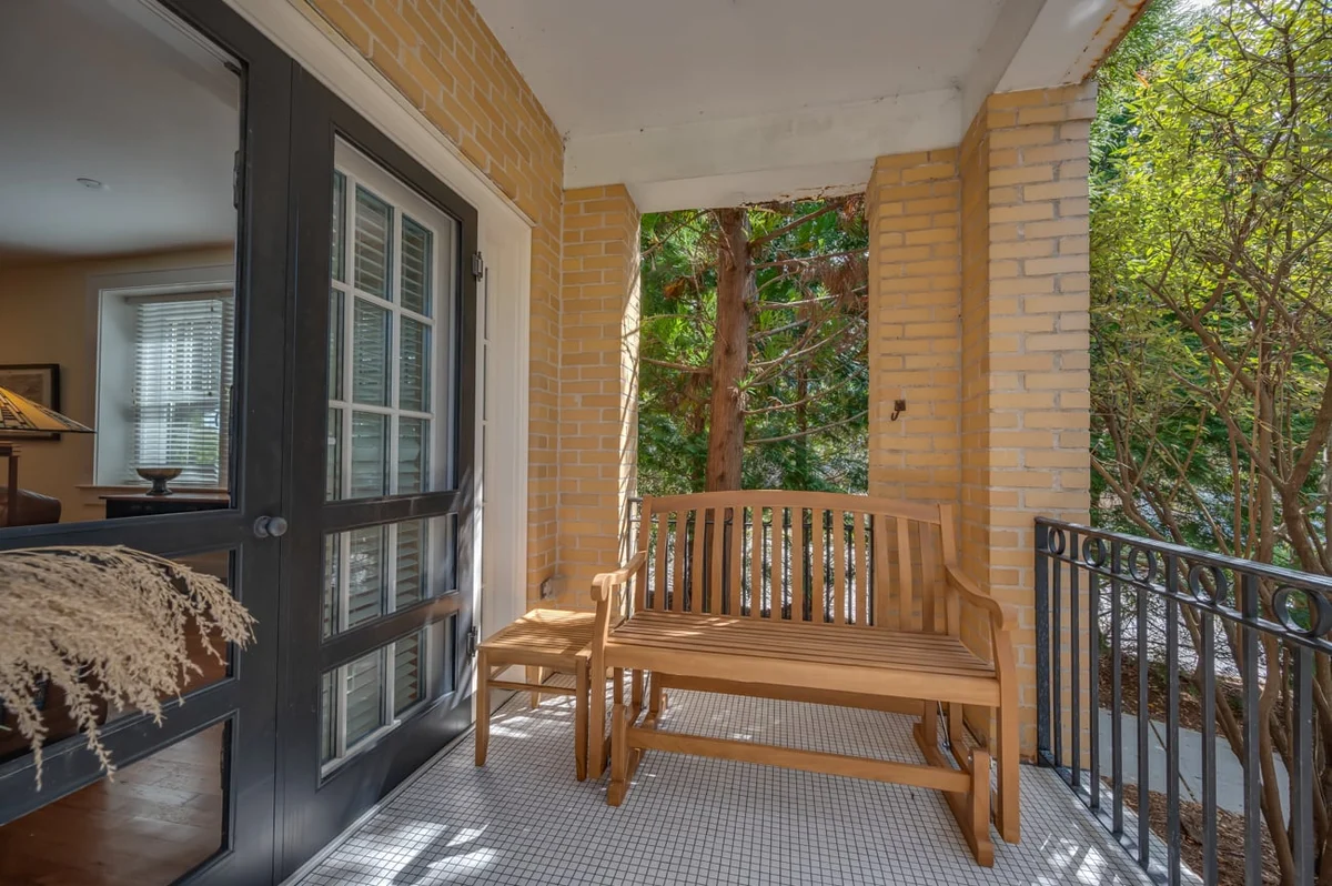 Apartment in Hendersonville property photo 2