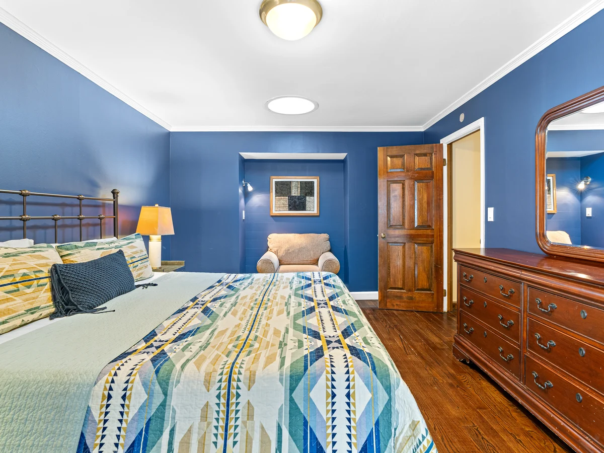 Bedroom 4 image 1