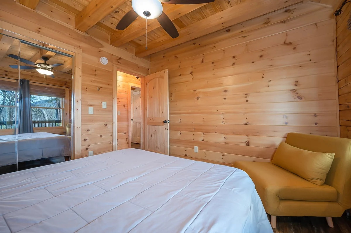 Bedroom 3 image 1