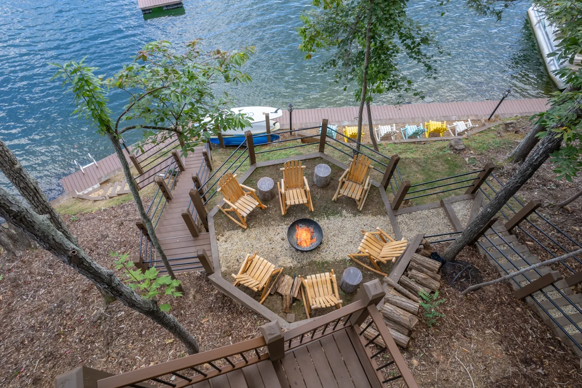 Home in Lake Lure property photo 4
