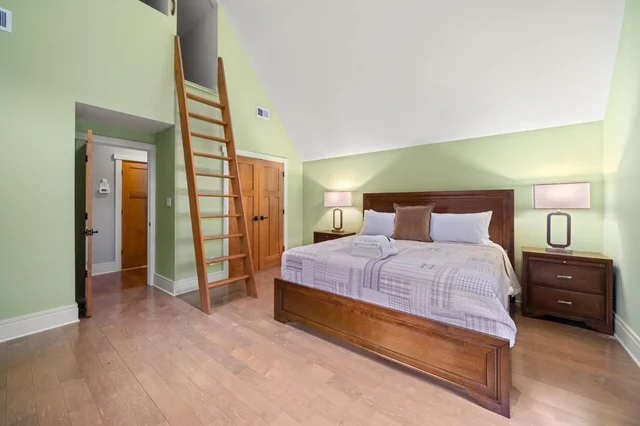 Bedroom 5 image 1