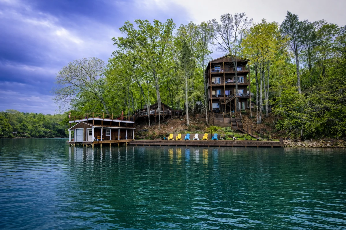 Home in Lake Lure property photo 2
