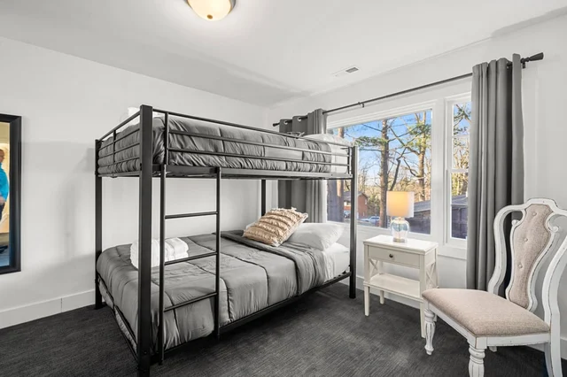 Bedroom 1 image 1