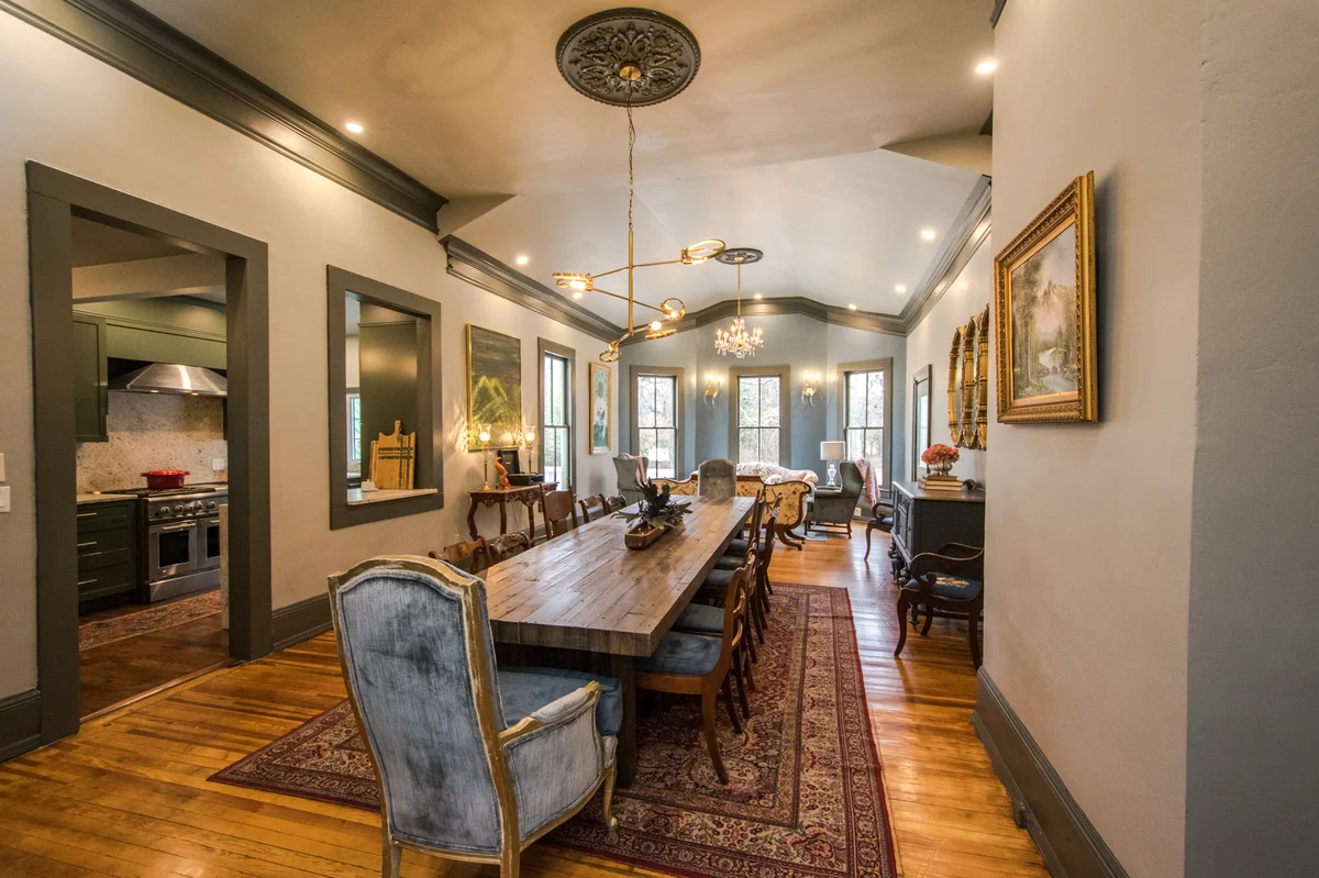 Home in Hendersonville property photo 3