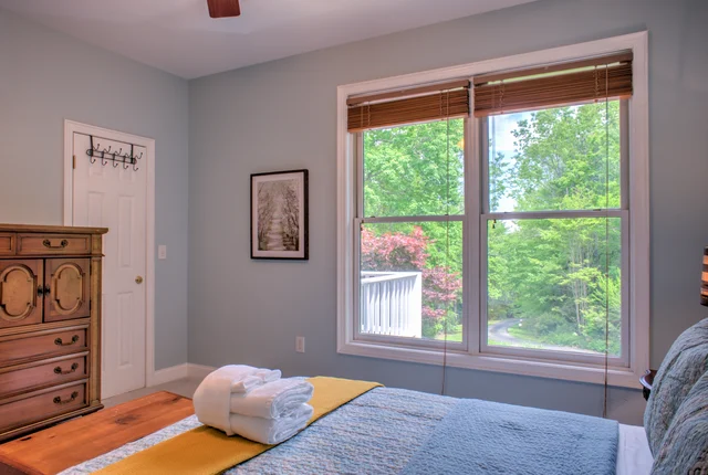 Bedroom 1 image 1