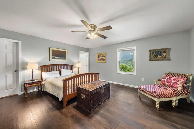 Bedroom 1 image 1