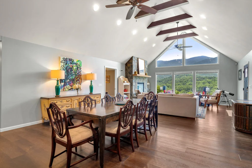 Home in Waynesville property photo 4