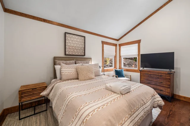 Bedroom 1 image 1