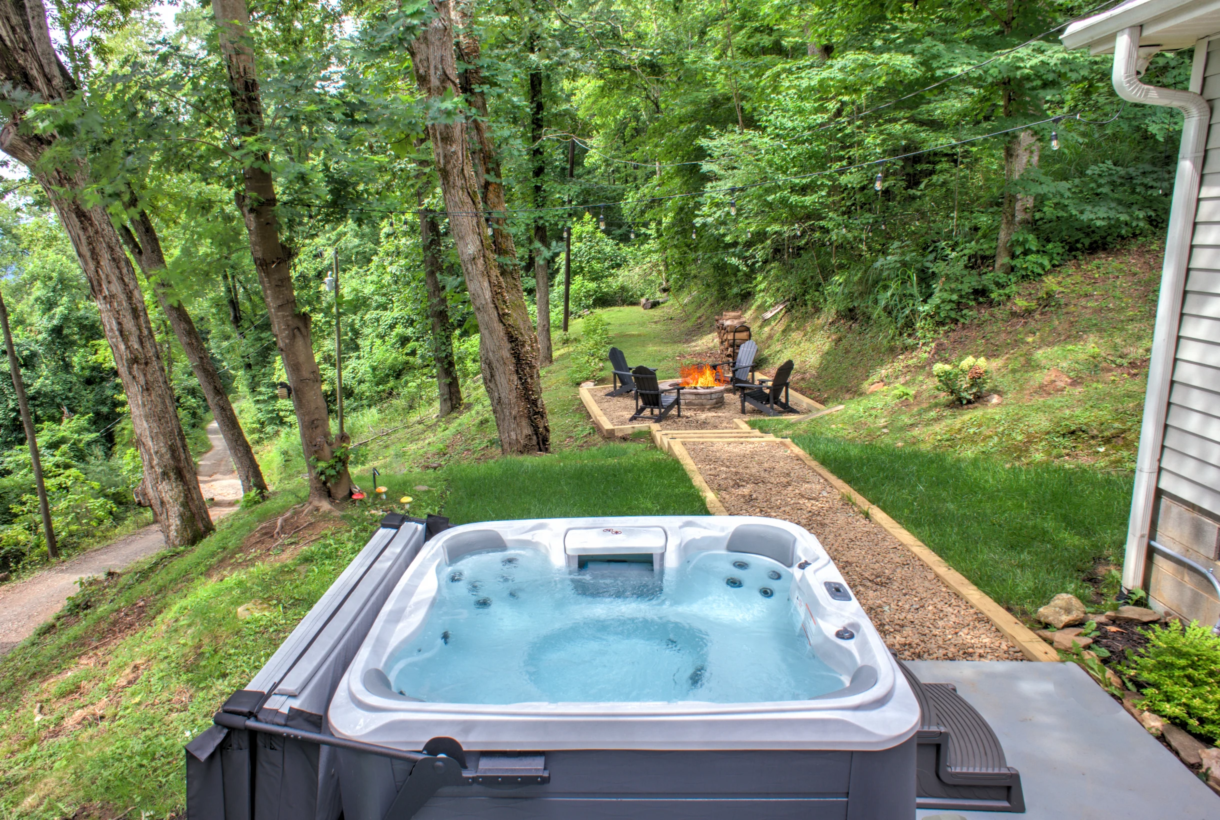 Home in Weaverville property photo 4