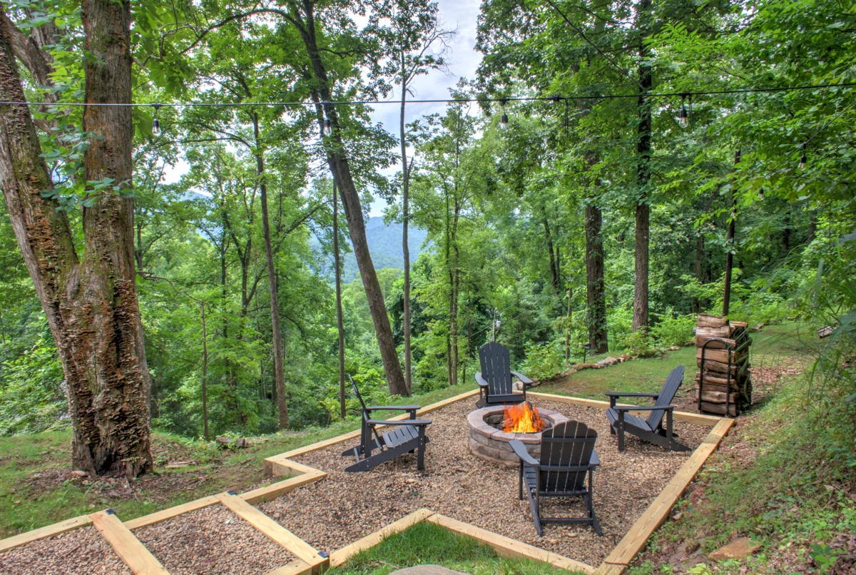 Home in Weaverville property photo 3