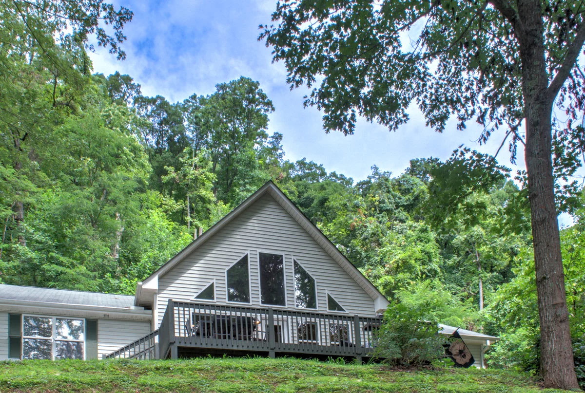 Home in Weaverville property photo 2