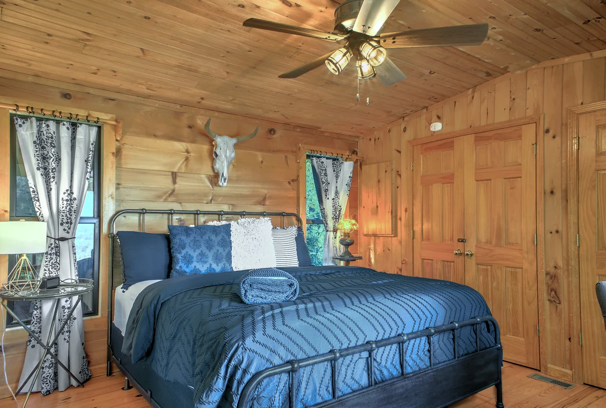 Bedroom 1 image 1