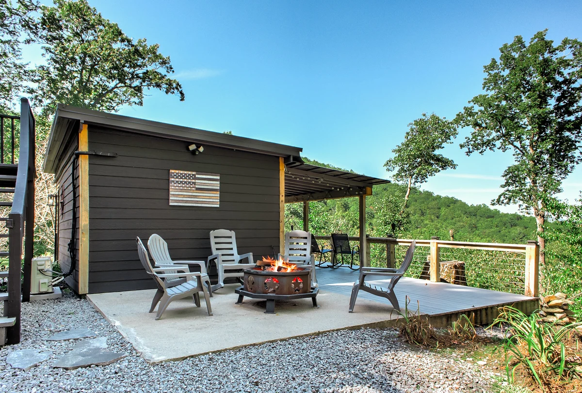 Home in Hendersonville property photo 5