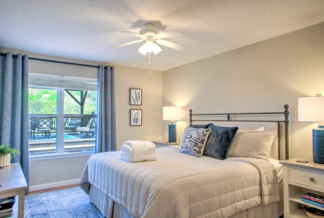 Bedroom 1 image 1