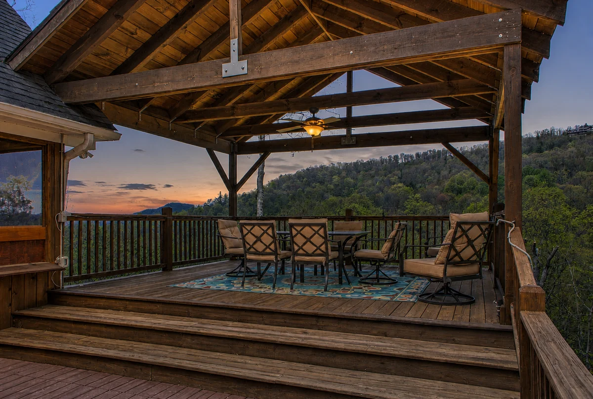 Back Porch Views property photo 4