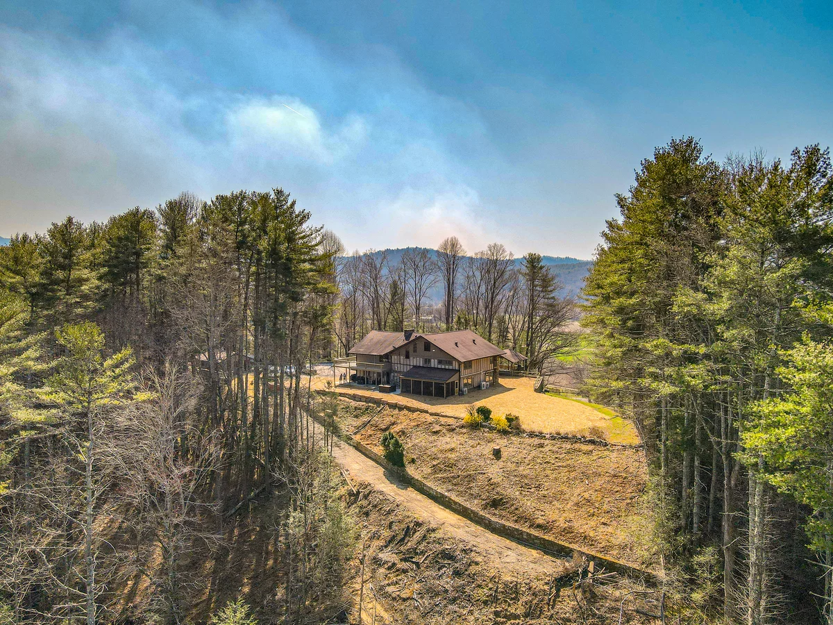 Cardinal's Roost property photo 5