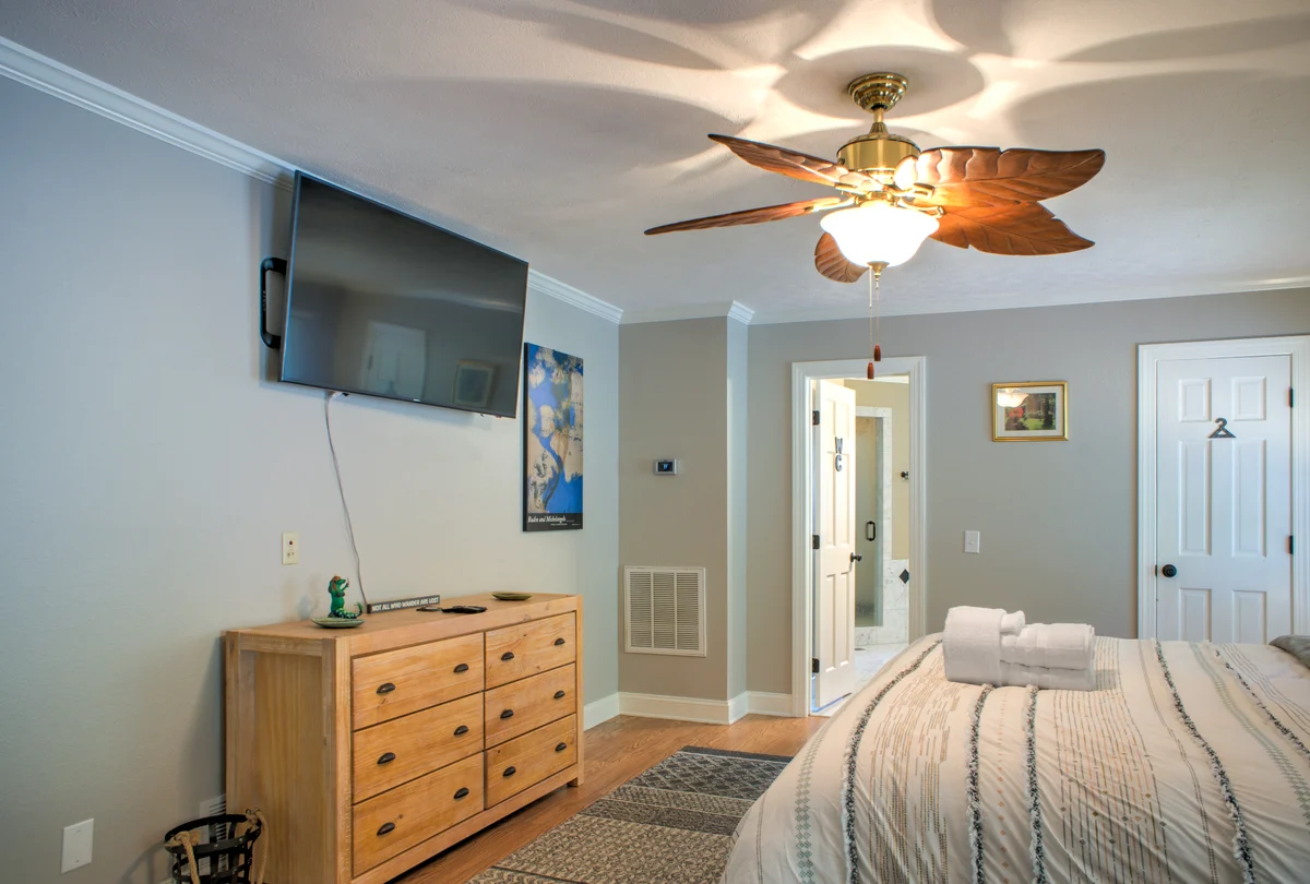 Bedroom 1 image 1