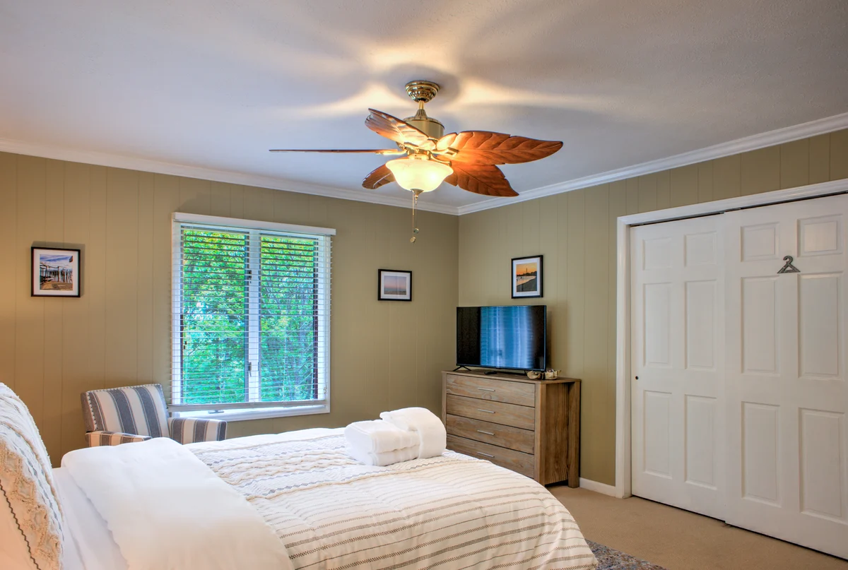 Bedroom 4 image 1