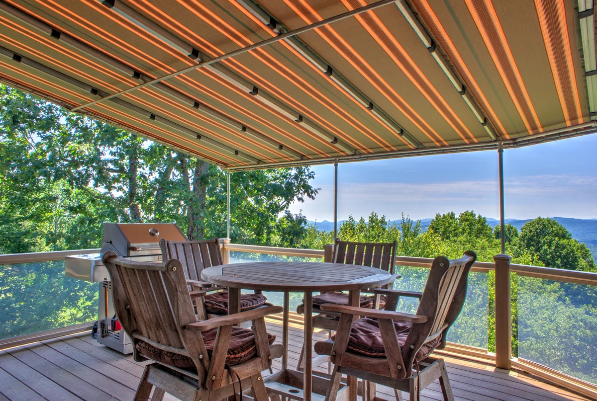 Home in Hendersonville property photo 5