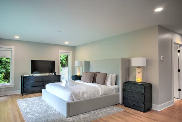 Bedroom 1 image 1