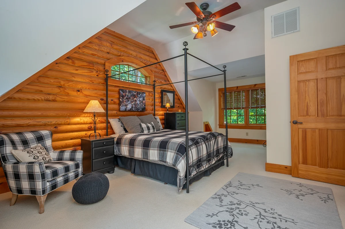 Bedroom 1 image 1