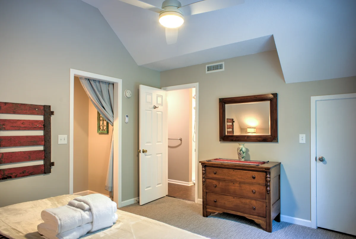 Bedroom 3 image 1