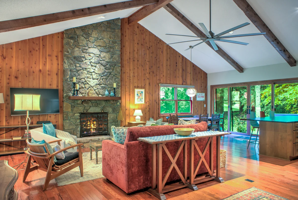 Home in Weaverville property photo 3