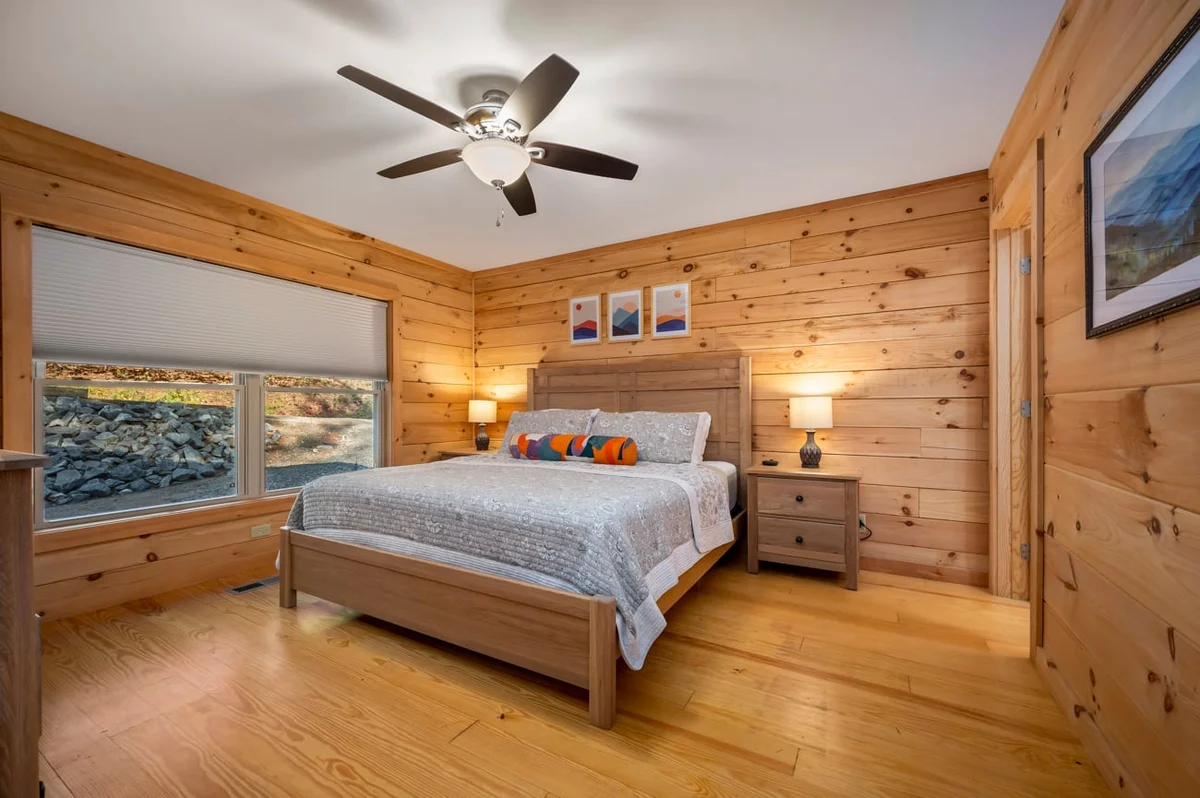 Bedroom 3 image 1